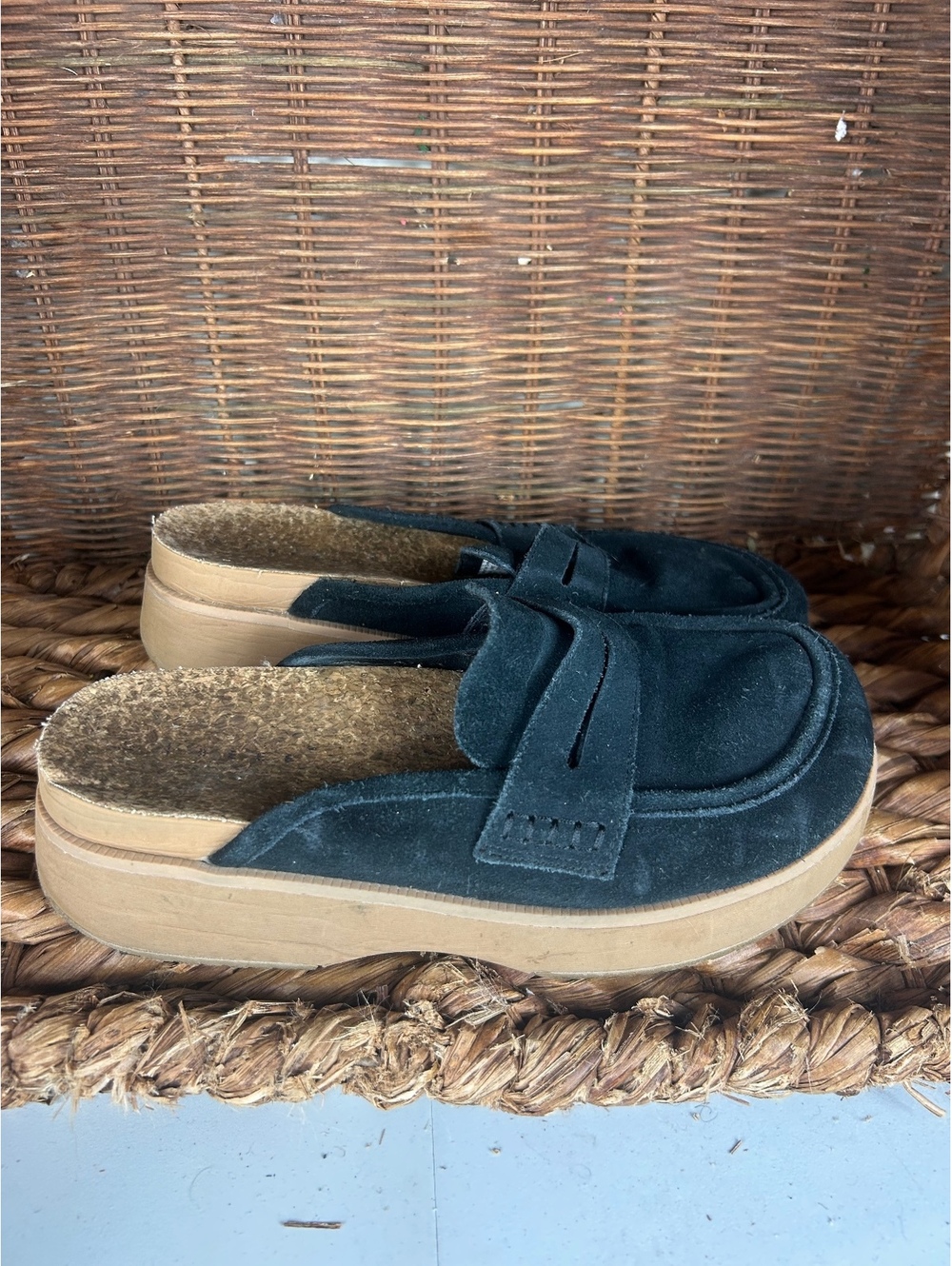 Reef suede slip-on clogs black